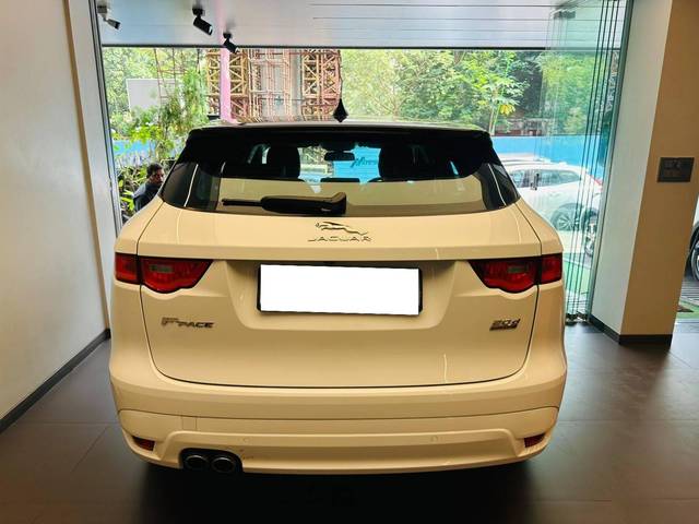 https://images10.gaadi.com/usedcar_image/4534760/original/processed_a4fd9bdf4211ce7d355ddb8882d66540.jpeg?imwidth=6402