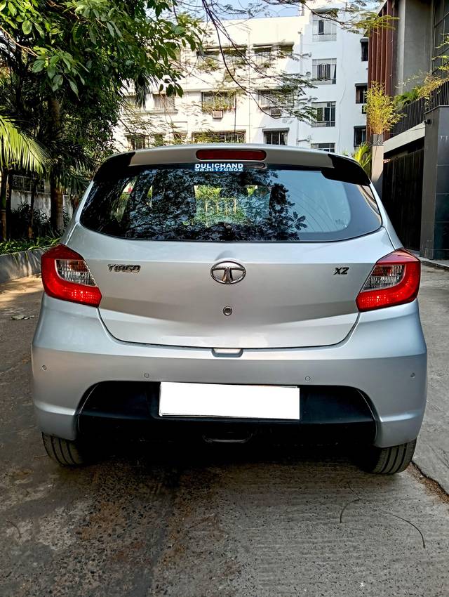 https://images10.gaadi.com/usedcar_image/4534773/original/processed_dd67872f673a03499310122476913ee3.jpg?imwidth=6402
