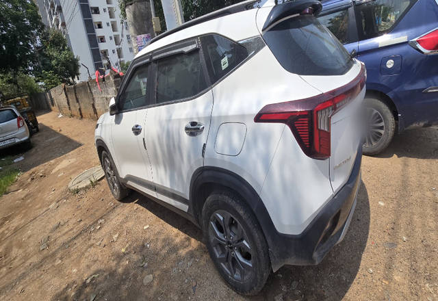 https://images10.gaadi.com/usedcar_image/4534795/original/eeff971d-b824-47c2-a870-bf7e31c95722.?imwidth=6401