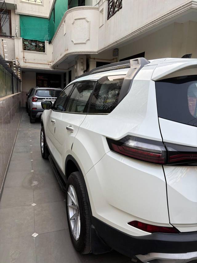 https://images10.gaadi.com/usedcar_image/4534800/original/a5547140-b718-4f16-a3b9-eb7f2643e77f.jpg?imwidth=6400