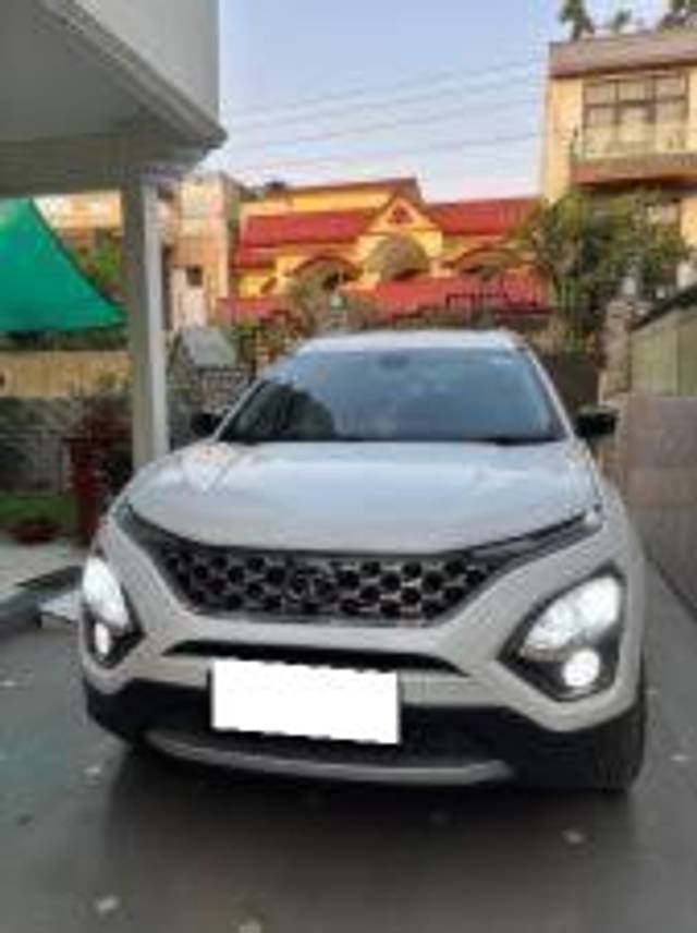 https://images10.gaadi.com/usedcar_image/4534800/original/processed_b386084a5a1be3d6a244c513d296fd7d.jpg?imwidth=6400