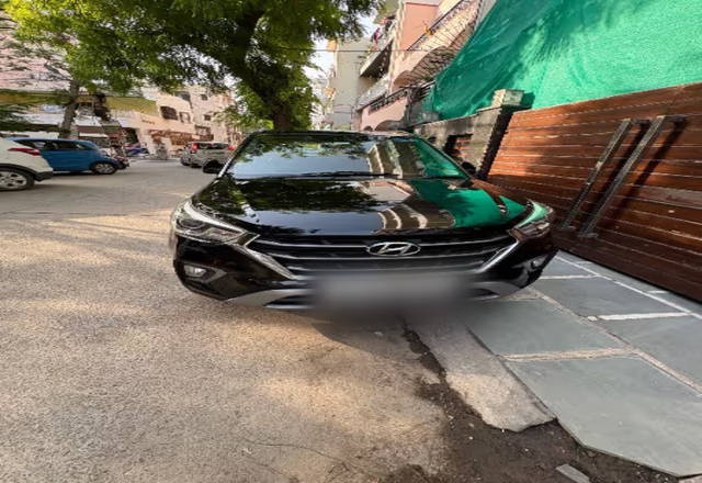 https://images10.gaadi.com/usedcar_image/4534826/original/8983b21a-22ba-45aa-a7e6-24ed51e2aa16.?imwidth=6400