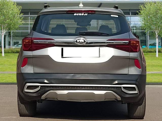 https://images10.gaadi.com/usedcar_image/4534832/original/processed_19818c2d4be4aaa27ac4727451e887ff.jpg?imwidth=6402