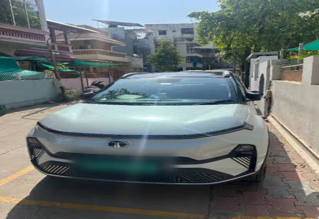 https://images10.gaadi.com/usedcar_image/4534935/original/29e60f1c-b8c2-4942-9a67-beeadcab196c.?imwidth=6400