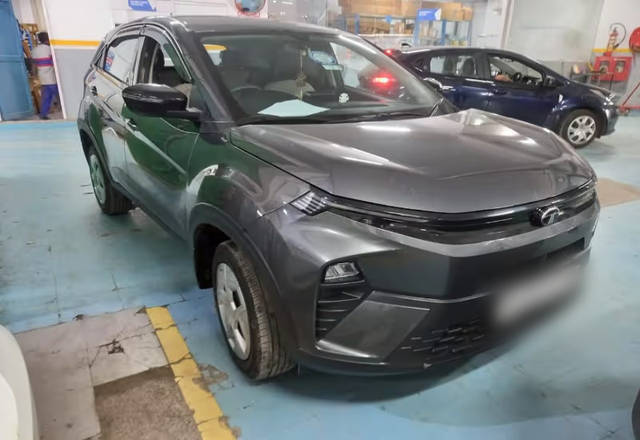 https://images10.gaadi.com/usedcar_image/4534937/original/865db5b3-d60a-4a4d-9ada-a8e050fae06a.?imwidth=6400