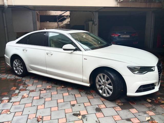 https://images10.gaadi.com/usedcar_image/4534949/original/processed_d45b2045ecf7c8a01a2c5d368418c31a.jpeg?imwidth=6400