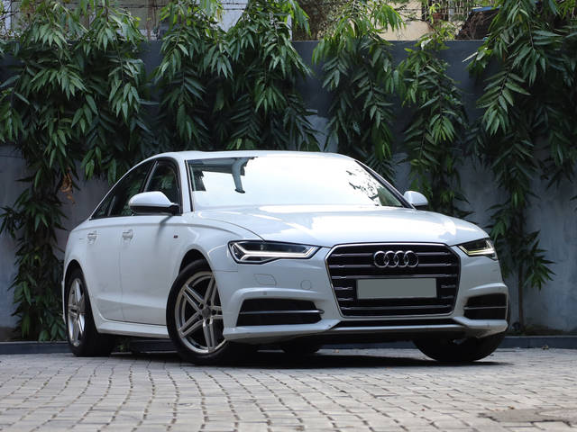 https://images10.gaadi.com/usedcar_image/4534960/original/07c73aa73d70e9932f7b7dee38ef97ea.jpg?imwidth=6400