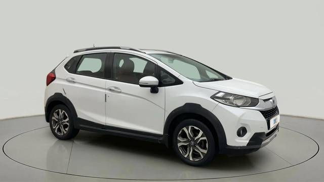 https://images10.gaadi.com/usedcar_image/4534964/original/278a5c759ca83f909f1bf01ec0b10f24.jpg?imwidth=6400