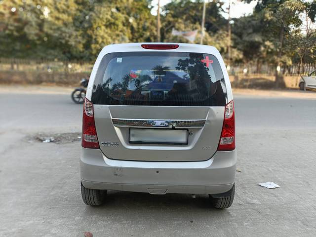 https://images10.gaadi.com/usedcar_image/4534965/original/processed_eed306edbe524e040cca1446f0d7924b.jpg?imwidth=6401