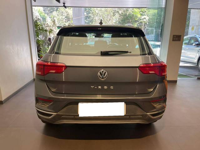 https://images10.gaadi.com/usedcar_image/4534978/original/processed_c1f815268db5fbb06a5470884e625643.jpeg?imwidth=6402