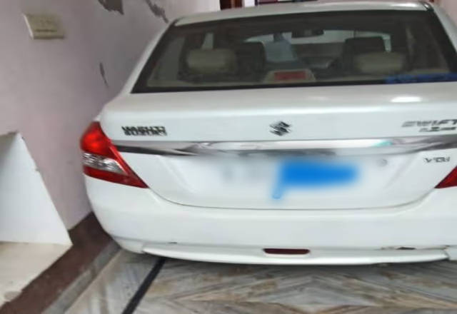 https://images10.gaadi.com/usedcar_image/4534990/original/563d7ef7-5851-445f-87b9-3446f1f90335.?imwidth=6401