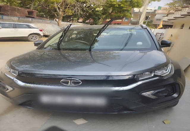 https://images10.gaadi.com/usedcar_image/4534992/original/e2475447-090c-45c4-be40-acc7d231e085.?imwidth=6400