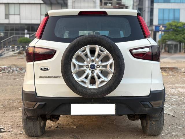 https://images10.gaadi.com/usedcar_image/4535092/original/processed_9f0ad76e2353f3250f16f16787865cb8.jpeg?imwidth=6402