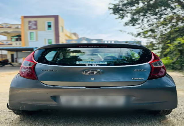 https://images10.gaadi.com/usedcar_image/4535103/original/1de4b342-227c-43a2-bc72-7ae5800033e2.?imwidth=6402