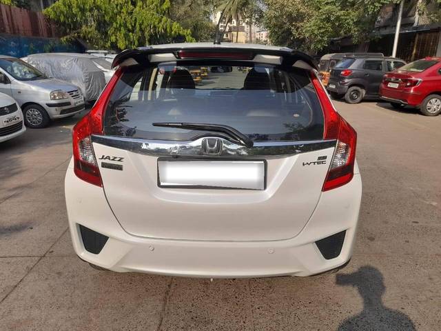 https://images10.gaadi.com/usedcar_image/4535109/original/processed_bb194727709d46e8157cd62061434eff.jpg?imwidth=6401