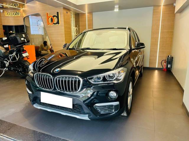 https://images10.gaadi.com/usedcar_image/4535195/original/processed_93499d86fdafb26aff46ffc478eea09b.jpeg?imwidth=6402