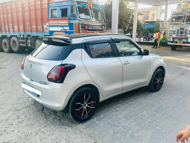 https://images10.gaadi.com/usedcar_image/4535213/original/processed_80a0fd131a08131e87e650e9e72a2e0c.jpg?imwidth=6401