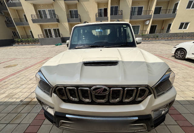 https://images10.gaadi.com/usedcar_image/4535215/original/f839d92b-0e35-4565-8f28-b17e9f876d7c.?imwidth=6401
