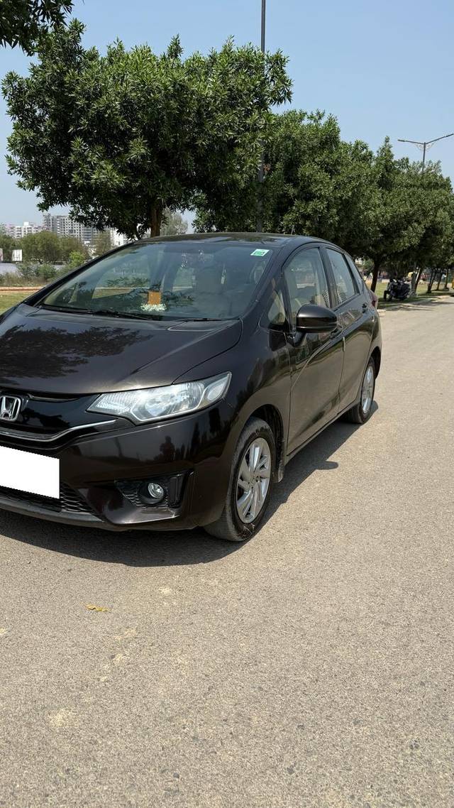 https://images10.gaadi.com/usedcar_image/4535220/original/processed_12951d89945f671bbe2394fd8cc2d7f1.jpg?imwidth=6400
