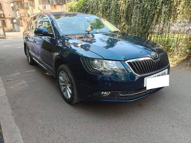 https://images10.gaadi.com/usedcar_image/4535235/original/processed_bbc822d27514267c70c5a243be12c90a.jpeg?imwidth=6401