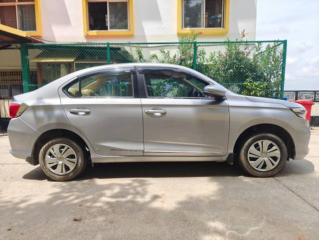 https://images10.gaadi.com/usedcar_image/4535239/original/processed_7650dc51ed2444781362bfcd0363bc85.jpg?imwidth=6401