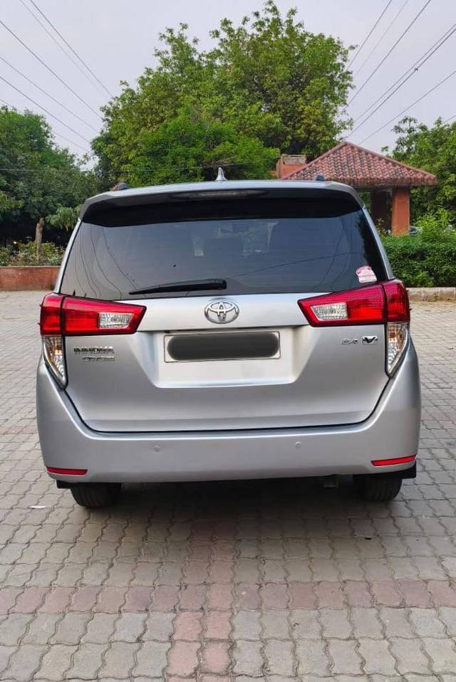 https://images10.gaadi.com/usedcar_image/4535255/original/processed_9047ef1a4e3cec473751a34054e3a116.jpg?imwidth=6401