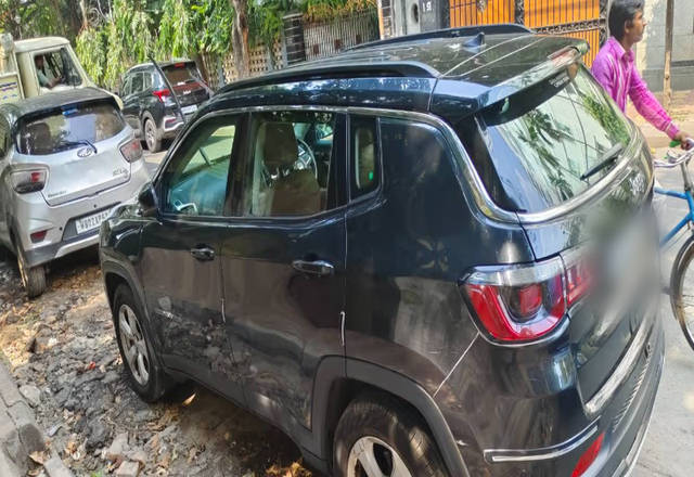 https://images10.gaadi.com/usedcar_image/4535256/original/49ba6ce4-4e14-49f6-a9db-13a807668ea6.?imwidth=6400