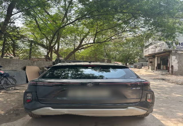 https://images10.gaadi.com/usedcar_image/4535260/original/7ebb2c34-8eb0-4d38-8be2-5e4db3dc8b2d.?imwidth=6402