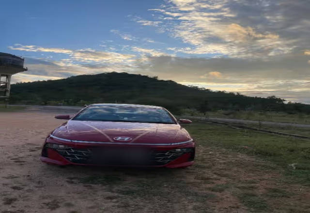 https://images10.gaadi.com/usedcar_image/4535263/original/dfffb43f-8d2e-4060-bbde-6b550608d490.?imwidth=6400