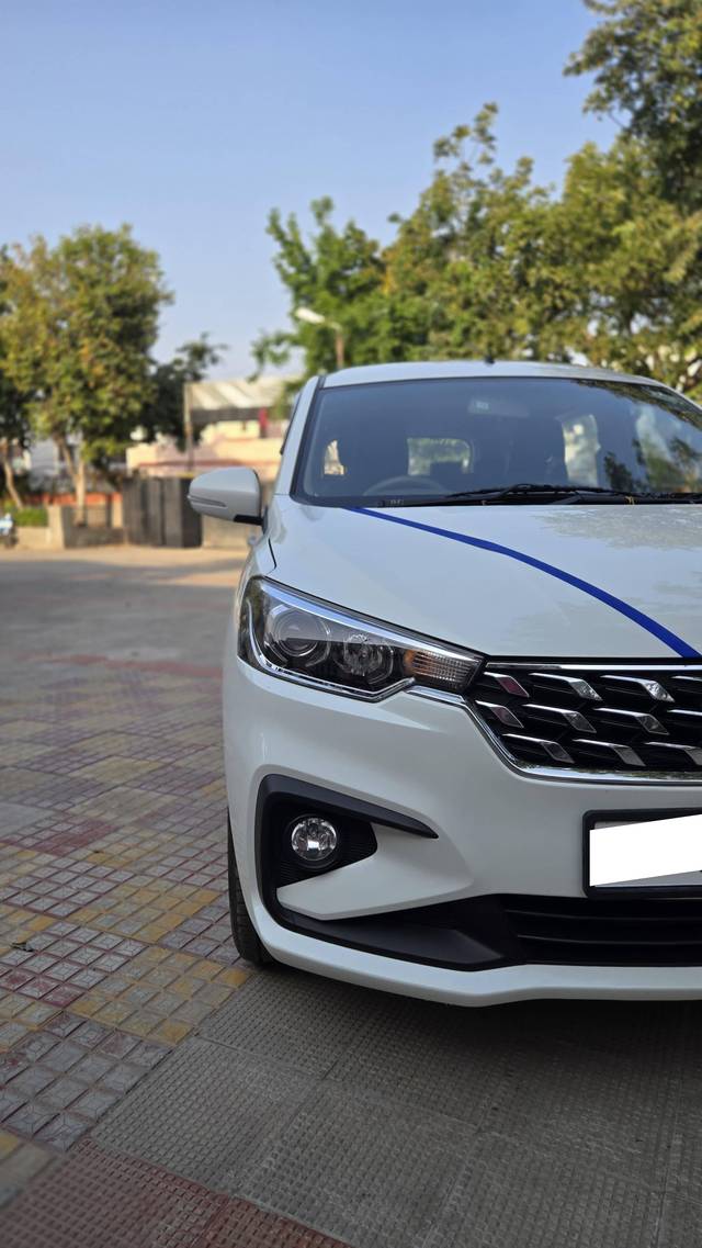 https://images10.gaadi.com/usedcar_image/4535337/original/processed_500359bb4b79147cb2ccc34c4597ce02.jpg?imwidth=6402