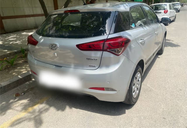 https://images10.gaadi.com/usedcar_image/4535339/original/4e101890-48fb-42f1-91e5-4684774b8f67.?imwidth=6402