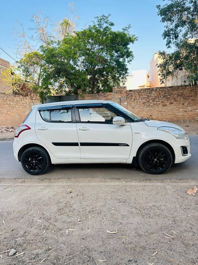https://images10.gaadi.com/usedcar_image/4535341/original/processed_291c3912f7de0976fa177227a05d5795.jpg?imwidth=6401
