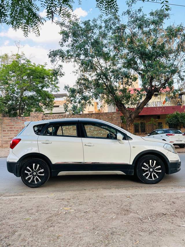 https://images10.gaadi.com/usedcar_image/4535346/original/cb2c986e6b31dc93a627b64f9150171d.jpg?imwidth=6401