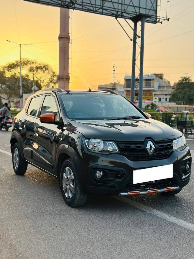 https://images10.gaadi.com/usedcar_image/4535350/original/processed_b75c9a84bfbc23af3e8258bff177d262.jpg?imwidth=6400