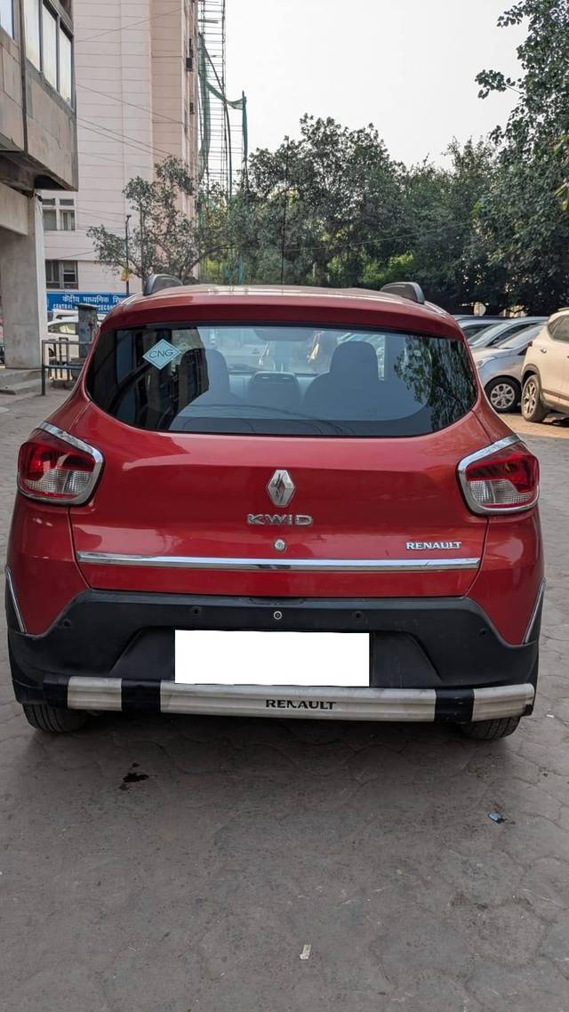 https://images10.gaadi.com/usedcar_image/4535352/original/processed_4d2b48398a05d899fe00b59a2ebd7819.jpg?imwidth=6402