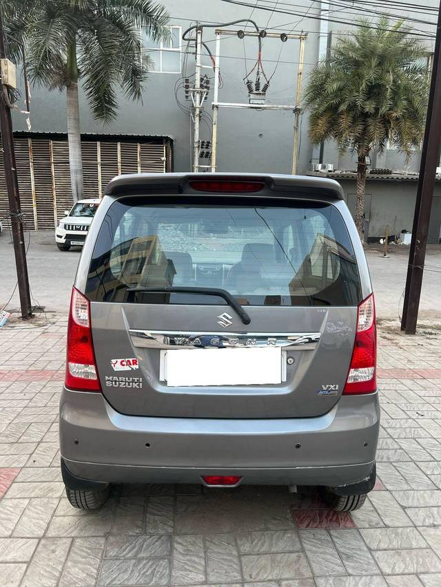 https://images10.gaadi.com/usedcar_image/4535353/original/processed_f9f85364ebf74116a3e6246d45379a6e.jpg?imwidth=6402