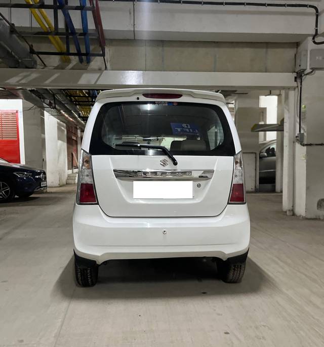 https://images10.gaadi.com/usedcar_image/4535355/original/processed_0462b4d0e74e03413e2688dc3b4d2d57.jpeg?imwidth=6401