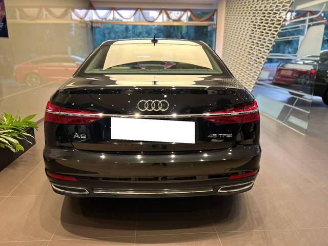 https://images10.gaadi.com/usedcar_image/4535365/original/processed_e32ac4016ddac3523c336b1658d2f133.jpeg?imwidth=6401