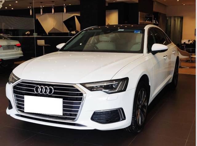 https://images10.gaadi.com/usedcar_image/4535386/original/processed_77cdfb26e3c75858ce8bed967fbbc01f.jpeg?imwidth=6402