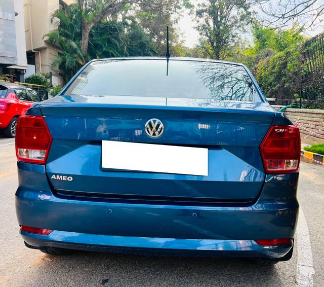 https://images10.gaadi.com/usedcar_image/4535396/original/processed_aa091636679325f6ab14865cac8421ae.jpg?imwidth=6401