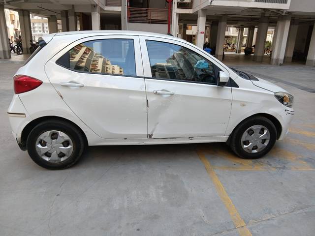 https://images10.gaadi.com/usedcar_image/4535412/original/23fa6cdb-cf76-49c0-93e2-46323eafdb4a.jpg?imwidth=6400