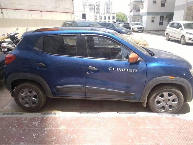 https://images10.gaadi.com/usedcar_image/4535421/original/processed_e71a9f0d-a08b-4241-b329-ede52319ad75.jpg?imwidth=6401