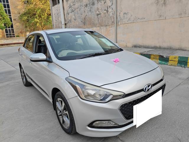 https://images10.gaadi.com/usedcar_image/4535462/original/processed_d12746eb7831ce9fcaa2a7c487a4b153.jpg?imwidth=6400