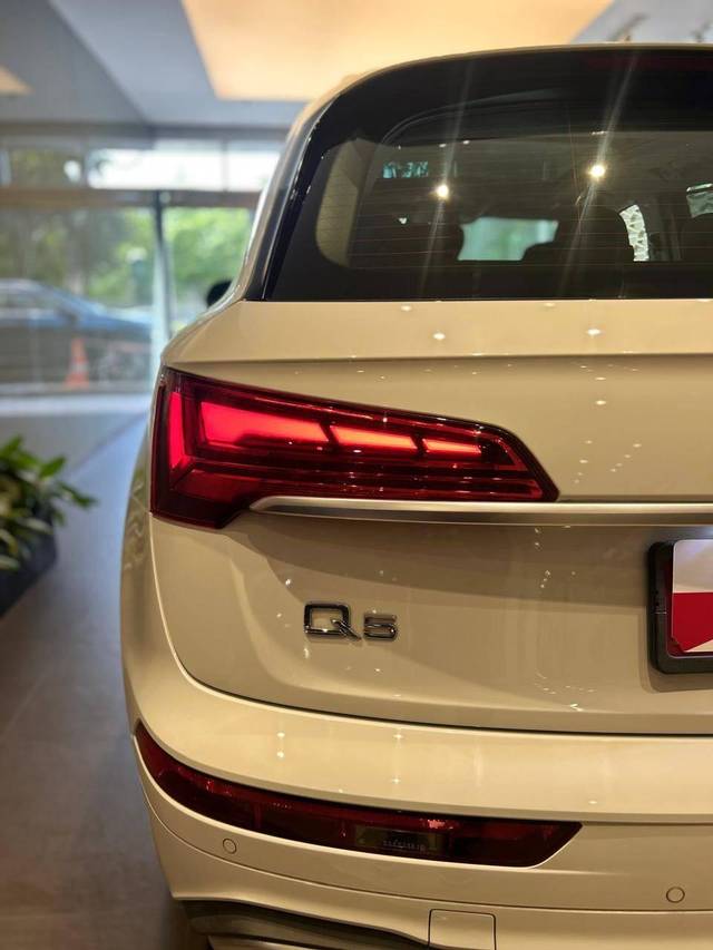 https://images10.gaadi.com/usedcar_image/4535470/original/processed_8781c0da3035c1bf7b63a6d72edf8472.jpeg?imwidth=6402