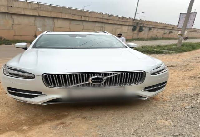 https://images10.gaadi.com/usedcar_image/4535485/original/5d01bd66-912b-450f-94ff-950befe5a055.?imwidth=6400