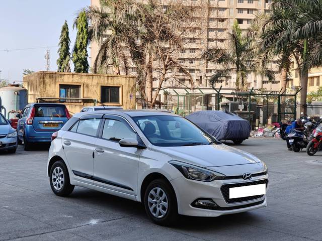 https://images10.gaadi.com/usedcar_image/4535502/original/processed_baed3c1a-94cd-46d8-92aa-4080ef14bc75.jpg?imwidth=6400