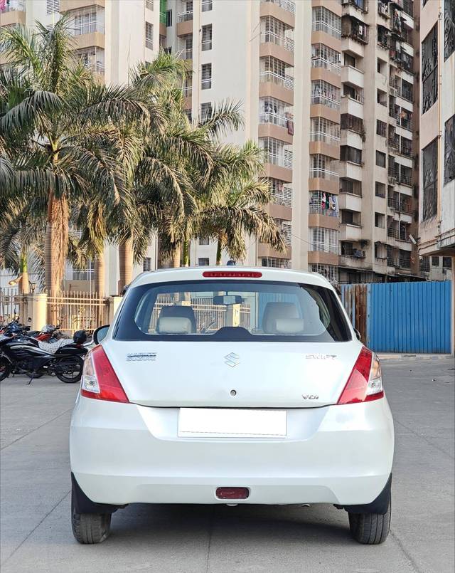 https://images10.gaadi.com/usedcar_image/4535504/original/processed_dde2f259-c681-47d3-9fec-274572b1d79a.jpg?imwidth=6402
