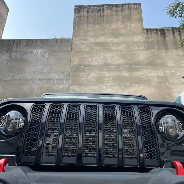 https://images10.gaadi.com/usedcar_image/4535510/original/e125a1a0cbeea8eb03f38d64efc3bfff.jpg?imwidth=6400