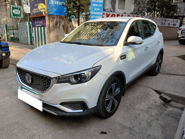 https://images10.gaadi.com/usedcar_image/4535512/original/processed_5cf6246fb3a309e7a8010b2b48c764e7.jpg?imwidth=6400