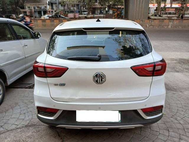 https://images10.gaadi.com/usedcar_image/4535512/original/processed_6e6b39edfac21020c2fe674a97f5d26e.jpg?imwidth=6401